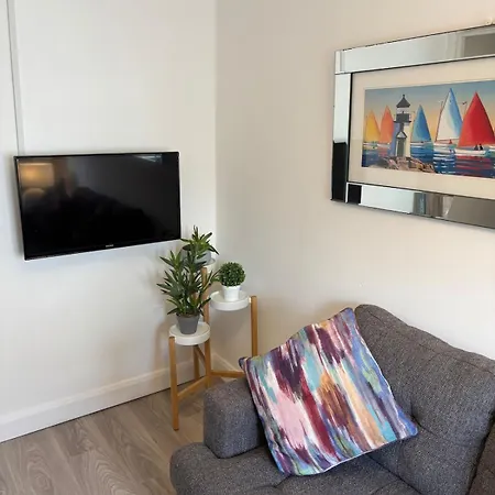 The Mews In Town Centre Apartment *